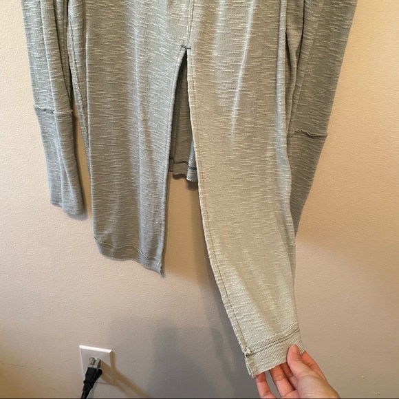 We The People Sweater Size XS - Picture 7 of 11